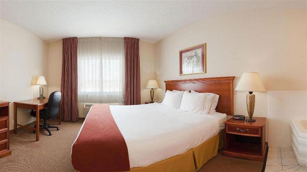 מלון Baymont By Wyndham Chelsea מראה חיצוני תמונה