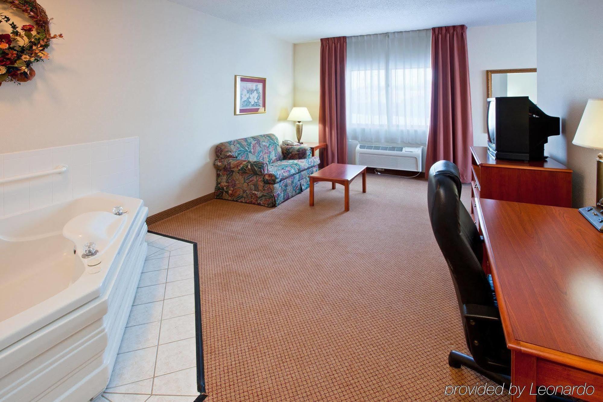 מלון Baymont By Wyndham Chelsea מראה חיצוני תמונה