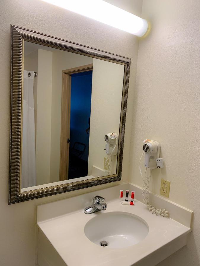 מלון Baymont By Wyndham Chelsea מראה חיצוני תמונה