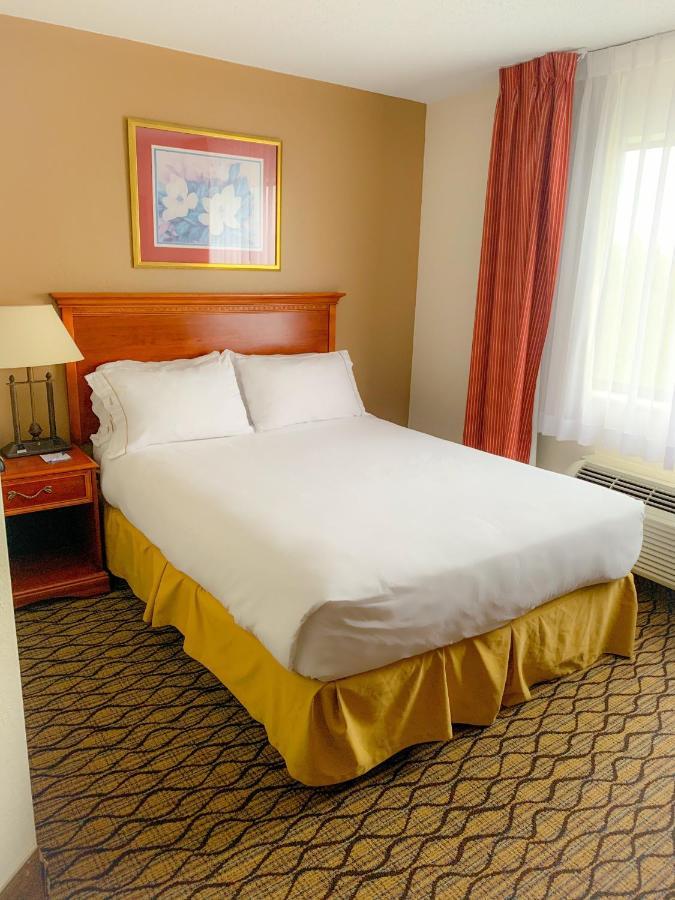 מלון Baymont By Wyndham Chelsea מראה חיצוני תמונה